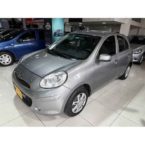Nissan March 2015 Gris Bogotá