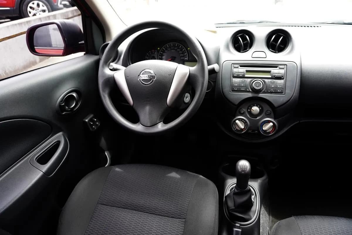 Nissan March 1.6 Active 2019 Rojo