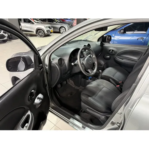 Nissan March 2015 Gris Bogotá