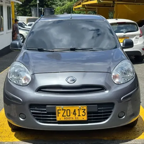 Nissan March 2020 Gris Medellín
