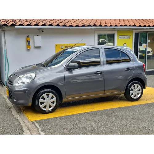 Nissan March 2020 Gris Medellín