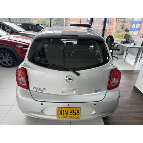Nissan March 2018 Plateado Bogotá