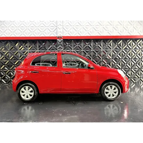 Nissan March 2015 Rojo Bogotá