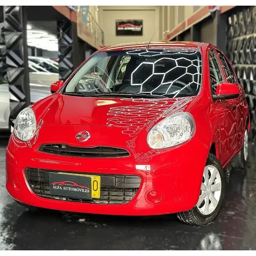 Nissan March 2015 Rojo Bogotá