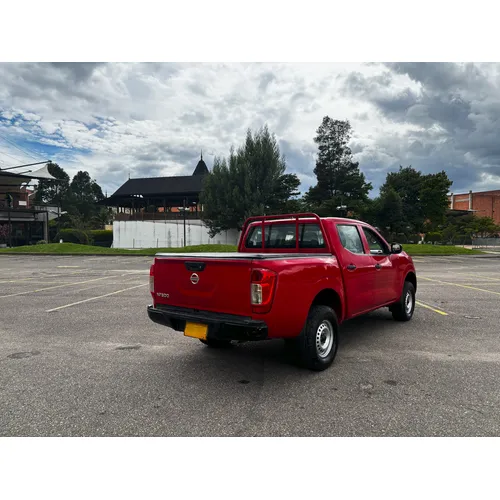 Nissan NP300 Frontier 2020 Rojo Bogotá