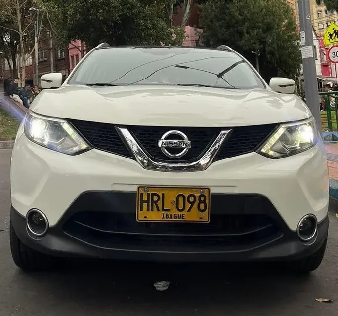 Nissan Qashqai 2.0l suv 2015 blanco2