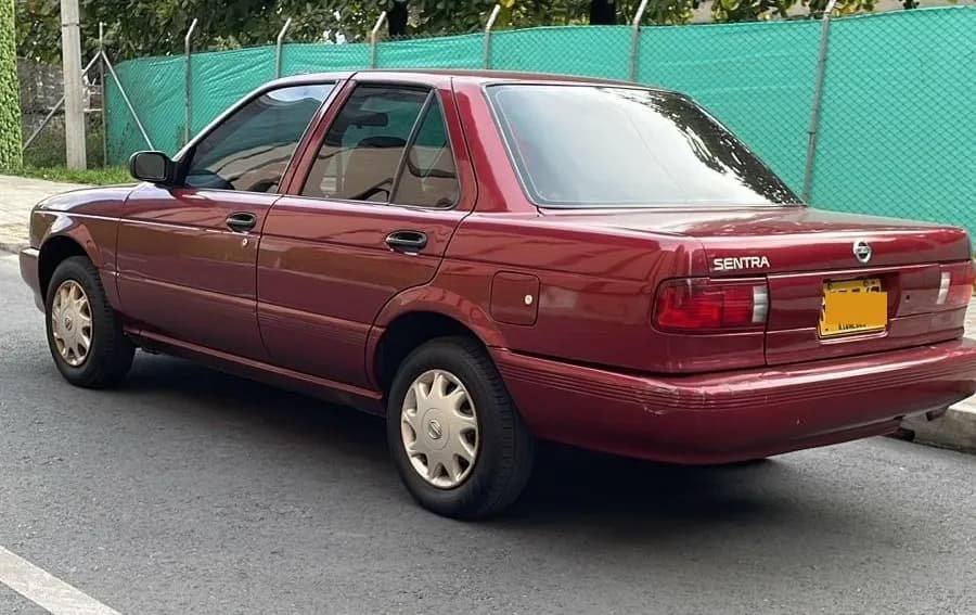 Nissan Sentra 1.6 B13 2005 Rojo