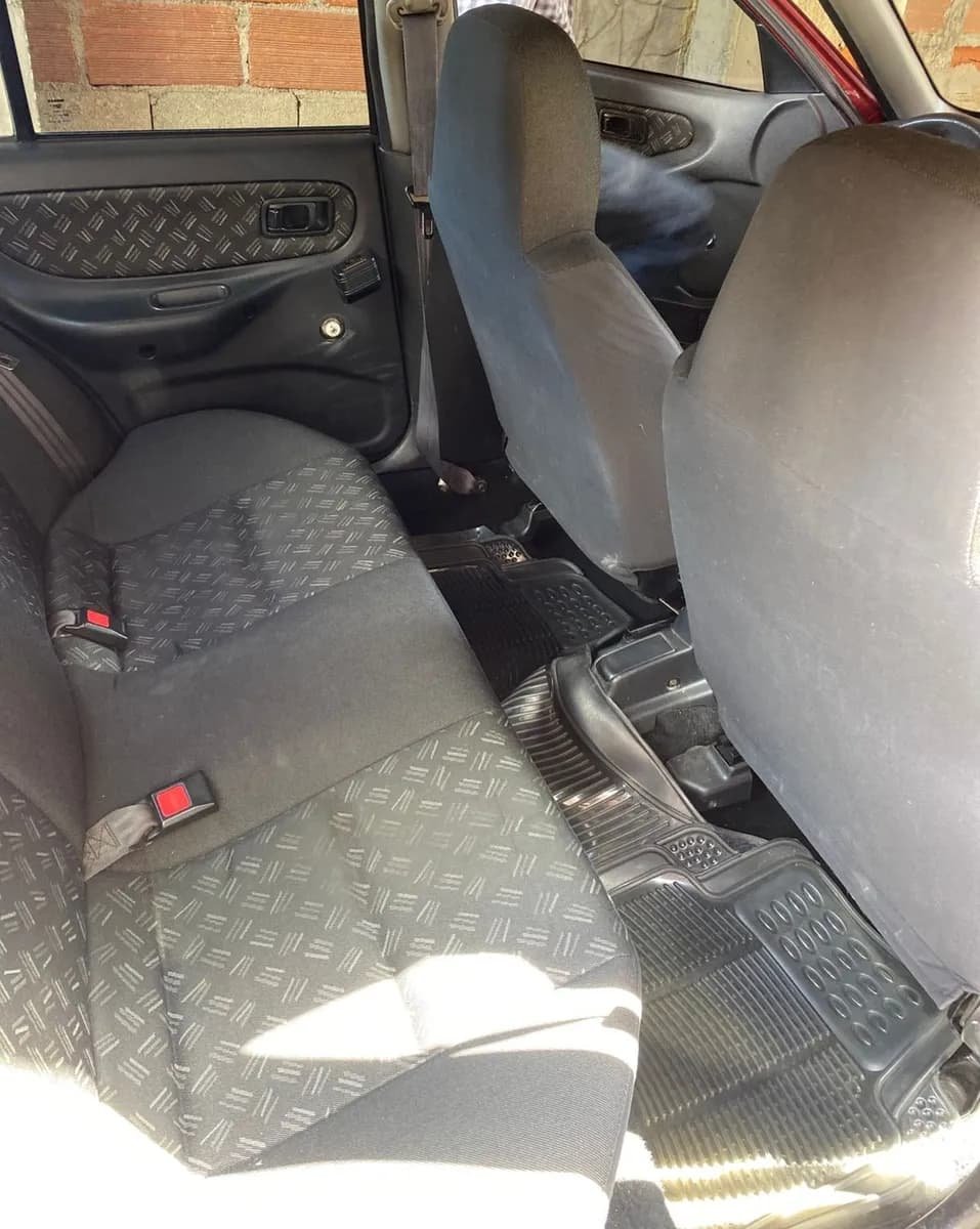 Nissan Sentra 1.6 B13 2005 Rojo