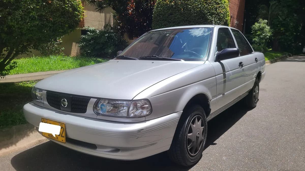 Nissan Sentra 1.6 B13 2007 Plateado