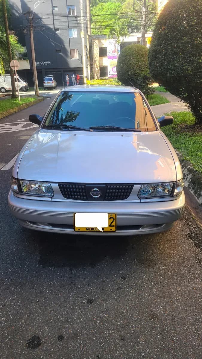 Nissan Sentra 1.6 B13 2007 Plateado