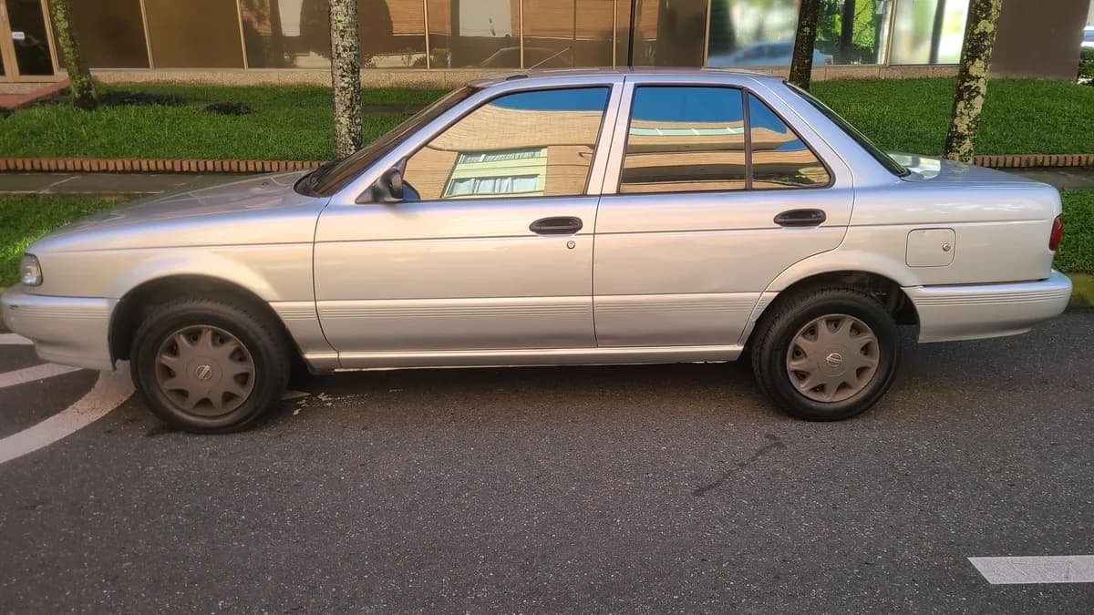 Nissan Sentra 1.6 B13 2007 Plateado