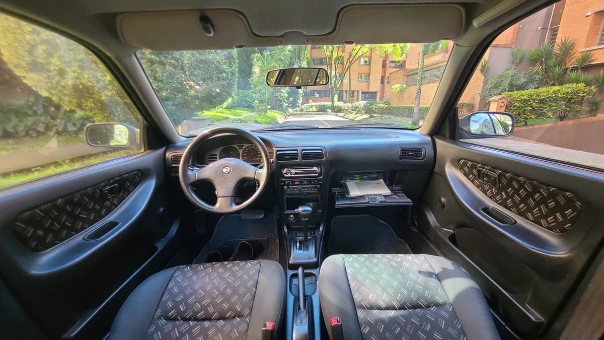 Nissan Sentra 1.6 B13 2007 Plateado