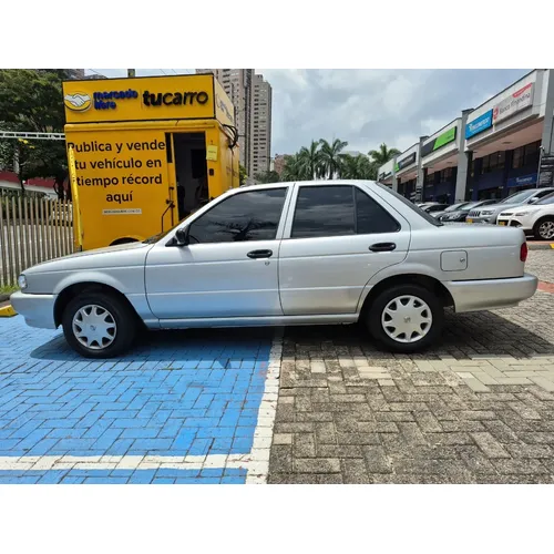 Nissan Sentra 2012 Plateado Medellín