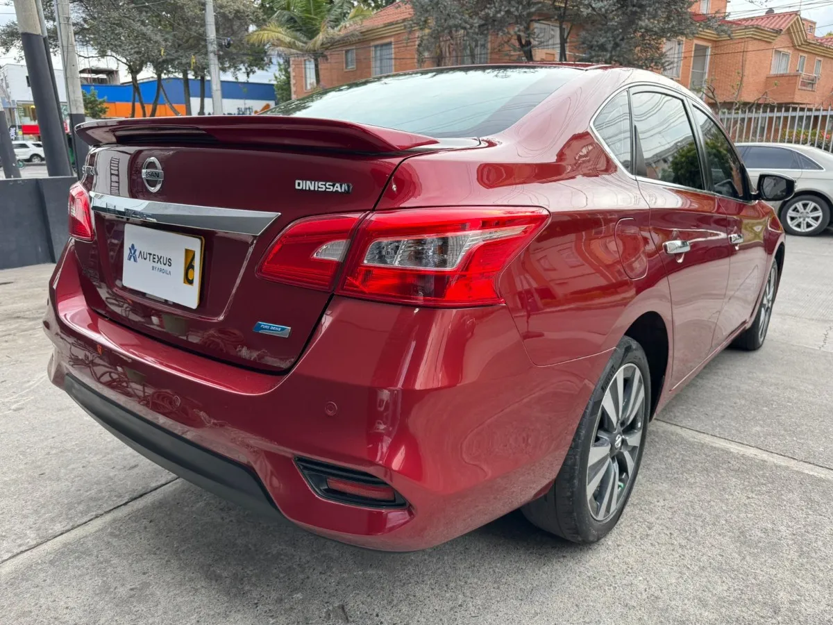 Nissan Sentra 2017 Rojo Bogotá