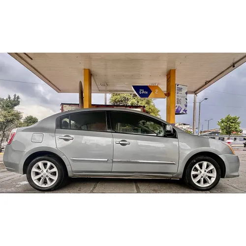 Nissan Sentra 2013 Gris Bogotá