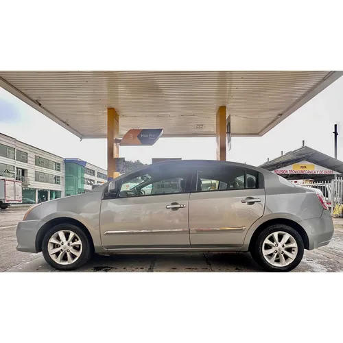 Nissan Sentra 2013 Gris Bogotá