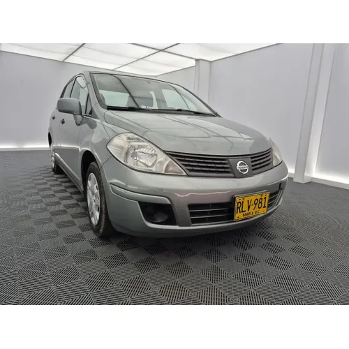 Nissan Tiida 2012 Gris Bogotá