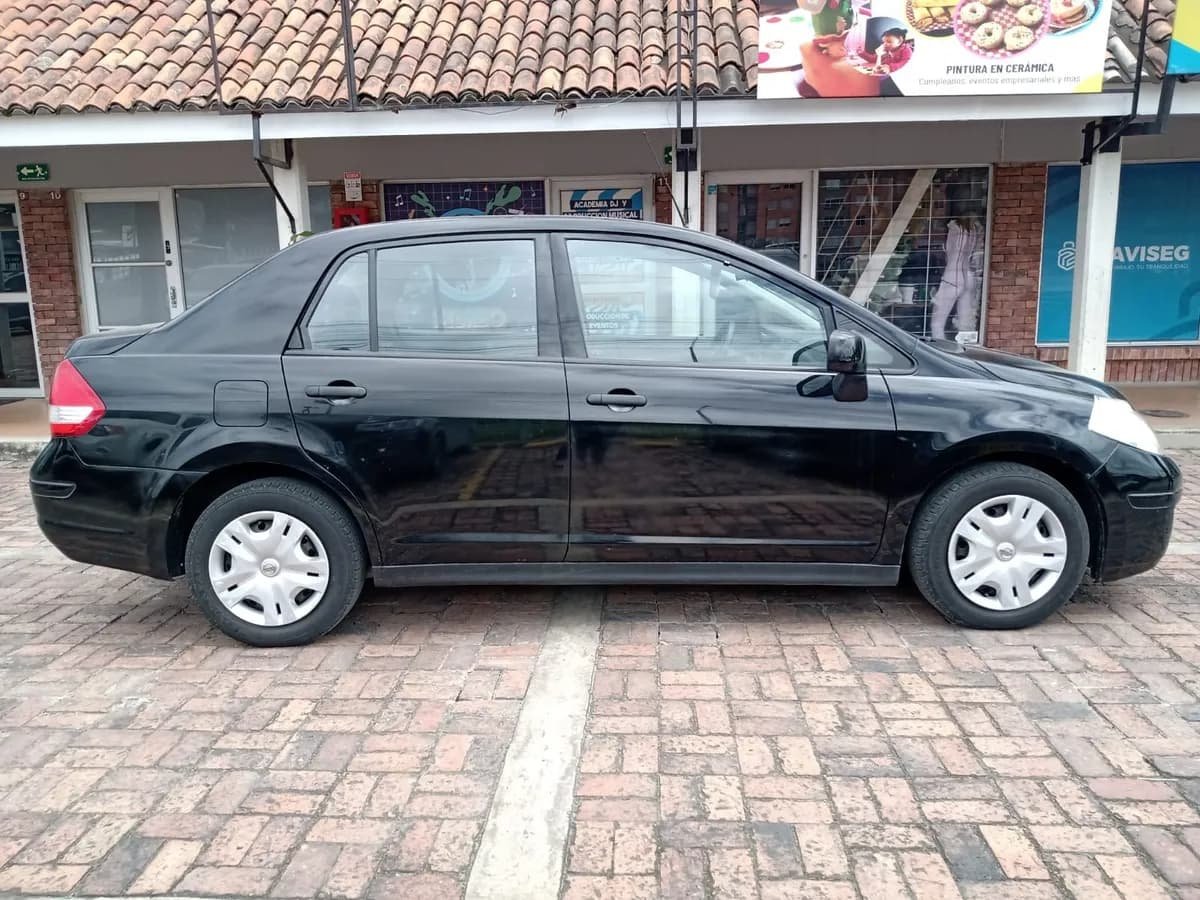 Nissan Tiida 1.6cc MT AA 2014 Negro