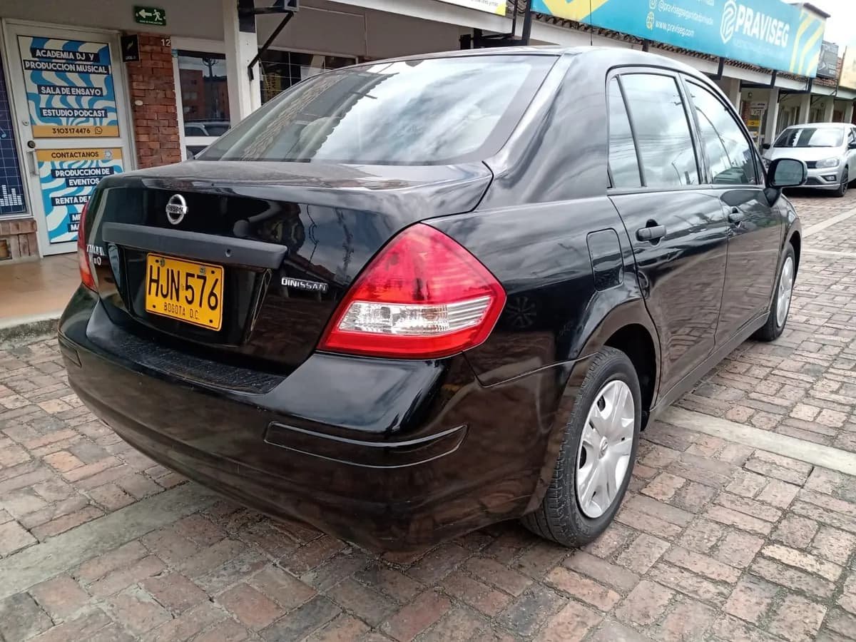 Nissan Tiida 1.6cc MT AA 2014 Negro