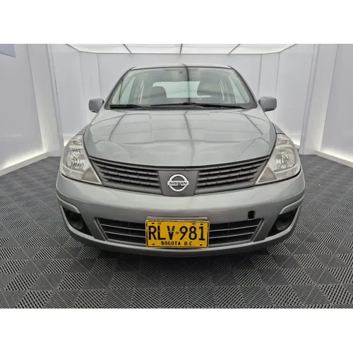 Nissan Tiida 2012 Gris Bogotá