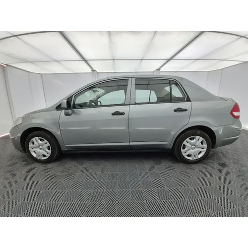 Nissan Tiida 2012 Gris Bogotá