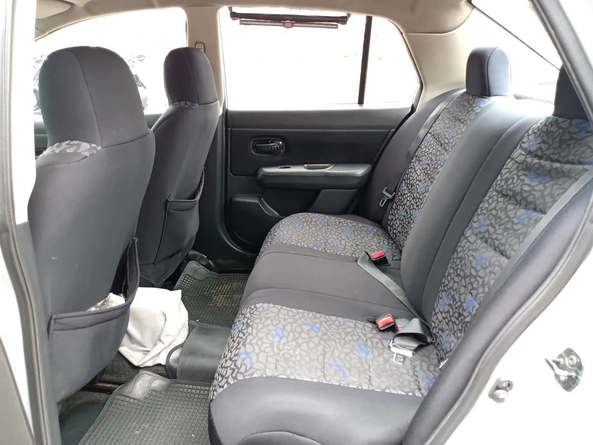 Nissan Tiida Miio 1.6 2015 Plateado