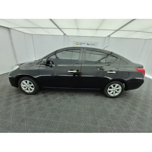 Nissan Versa 2013 Negro Bogotá