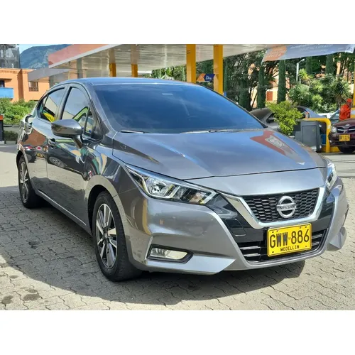 Nissan Versa 2020 Gris Medellín