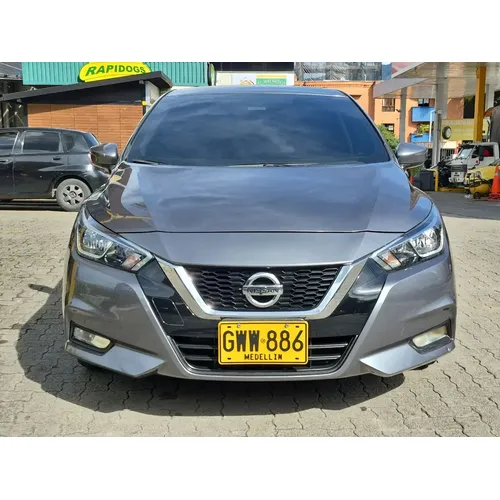 Nissan Versa 2020 Gris Medellín