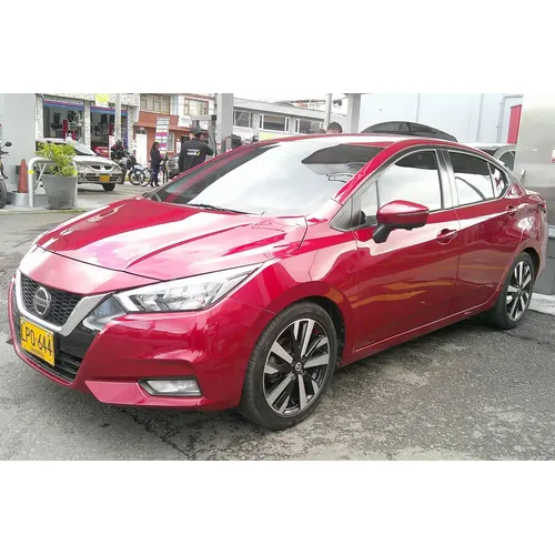 Nissan Versa 2023 Rojo Bogotá