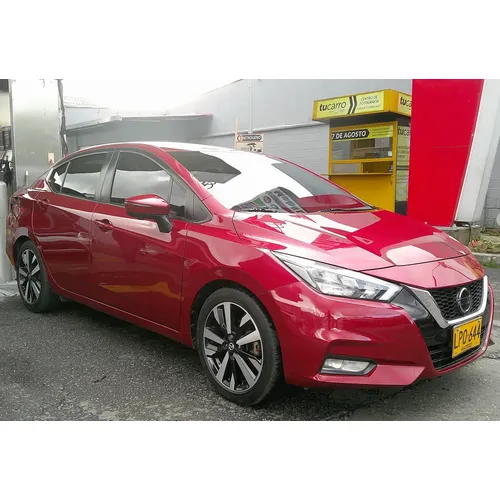 Nissan Versa 2023 Rojo Bogotá