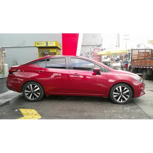Nissan Versa 2023 Rojo Bogotá