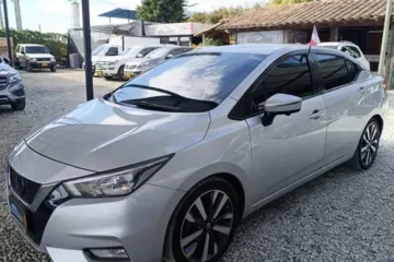 Nissan Versa 1.6 Exclusive Sedan