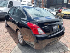 Nissan Versa 2018 Negro Bogotá