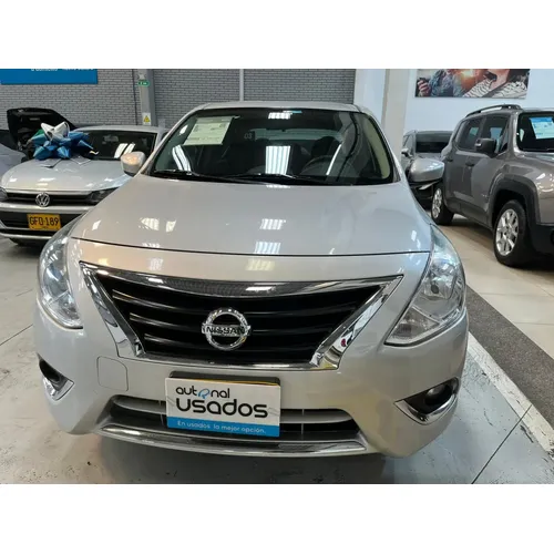 Nissan Versa 2020 Plateado Bogotá