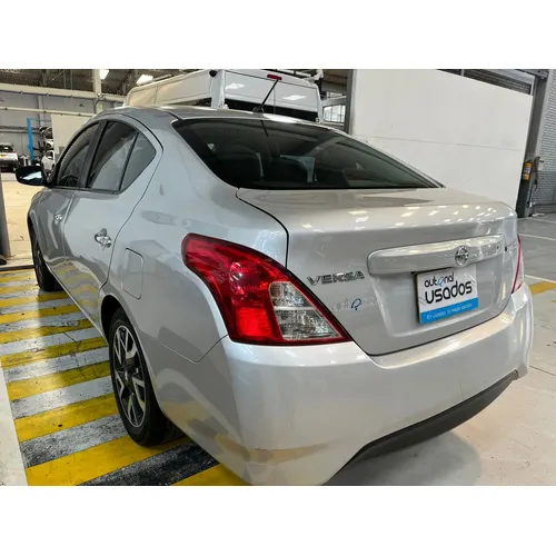 Nissan Versa 2020 Plateado Bogotá