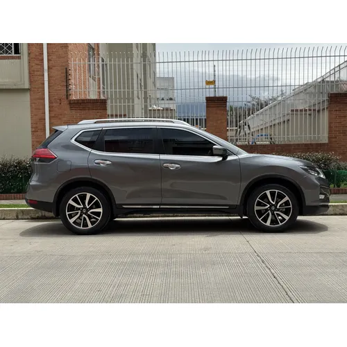 Nissan X-Trail 2021 Gris Bogotá