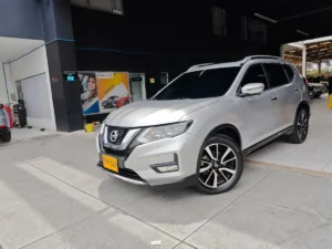 Nissan X-Trail 2018 Plateado Cali