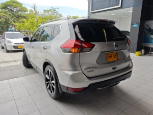 Nissan X-Trail 2018 Plateado Cali