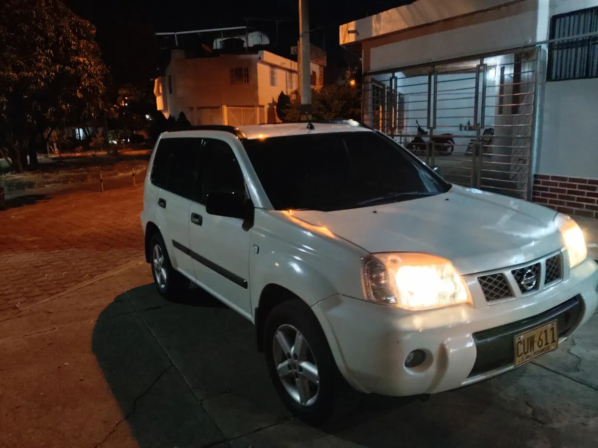 Nissan X-Trail 2013 Blanco Los Patios