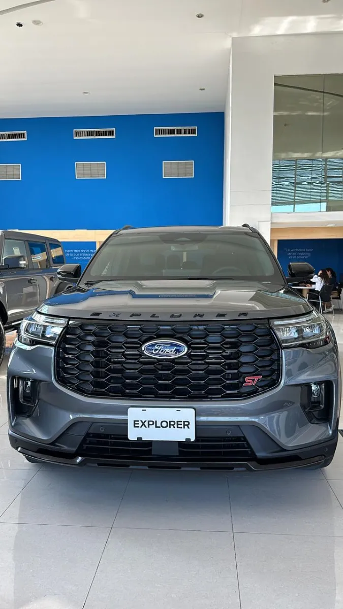 Ford Explorer ST 2025 Gris Barranquilla