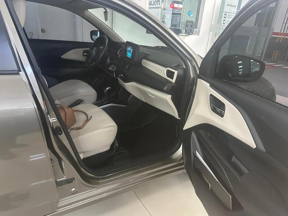 Suzuki Swift Dzire 2026 Gris Medellín