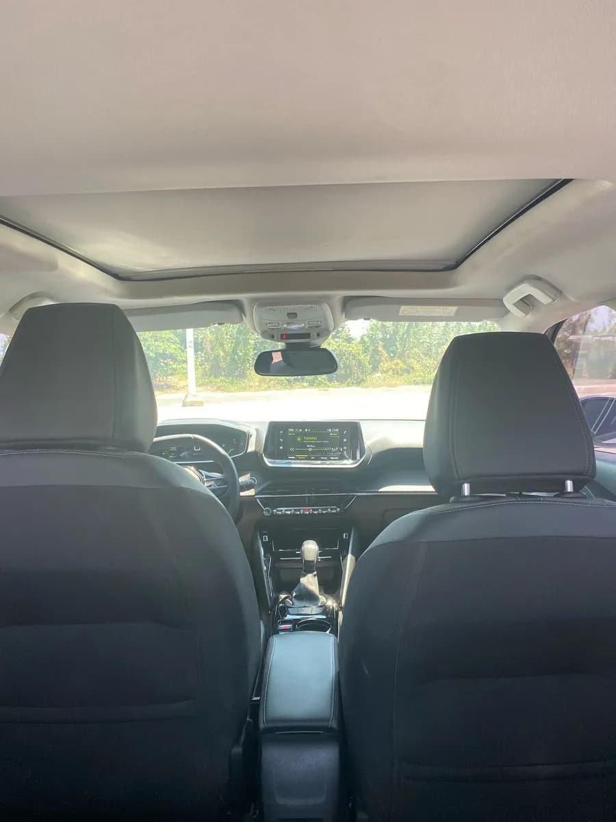 Peugeot 2008 1.6 Allure 2023 Gris