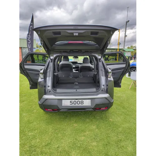 Peugeot 5008 2026 Gris Bogotá