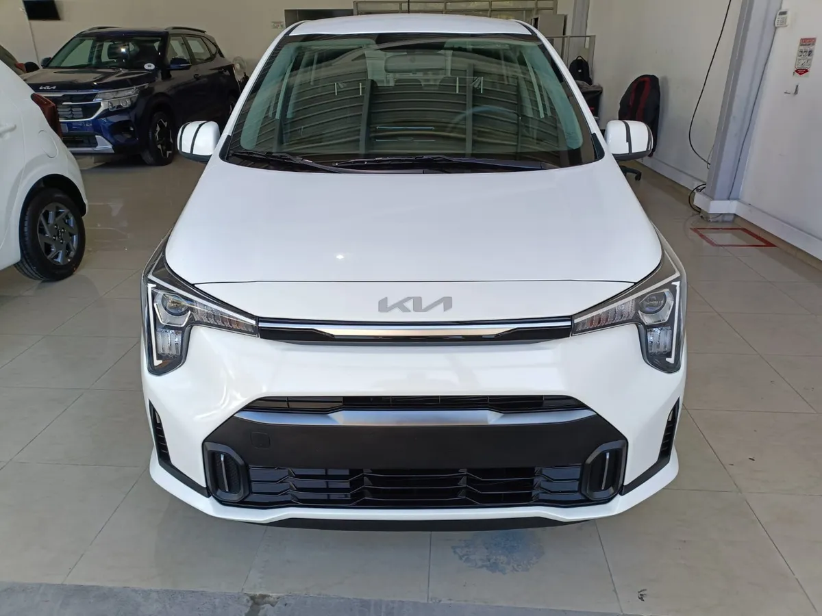 Kia Picanto Vibrant 2026 Blanco Bogotá