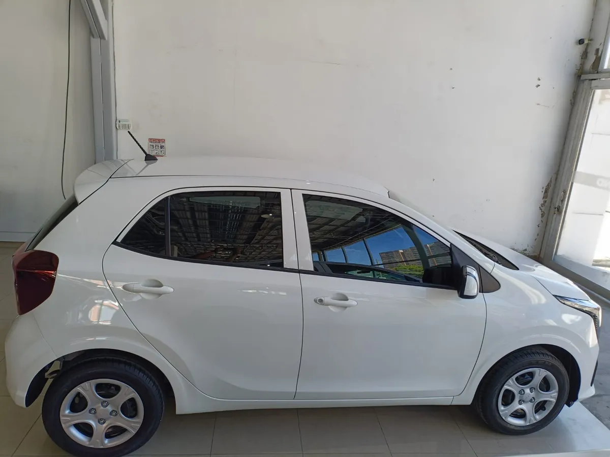 Kia Picanto Vibrant 2026 Blanco Bogotá