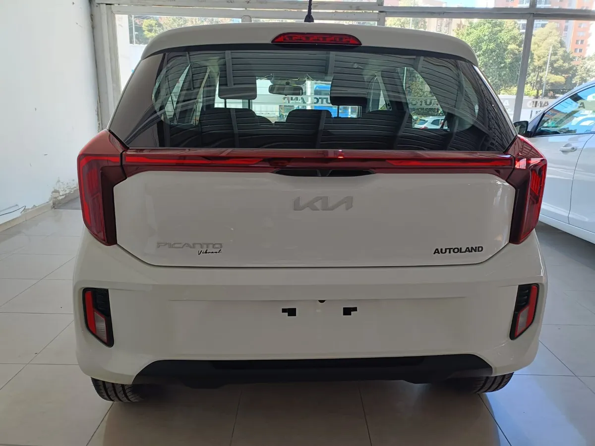 Kia Picanto Vibrant 2026 Blanco Bogotá