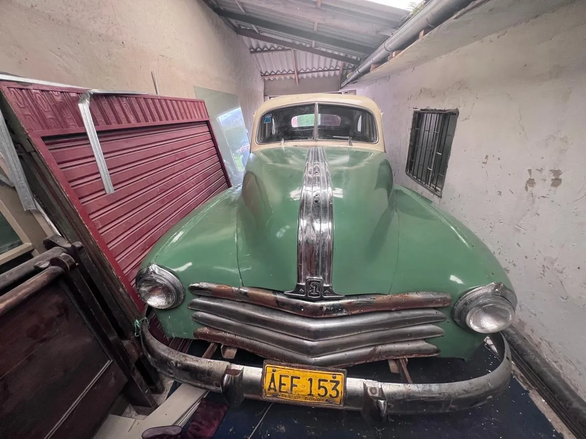 Pontiac 1948 2000 Verde Suesca