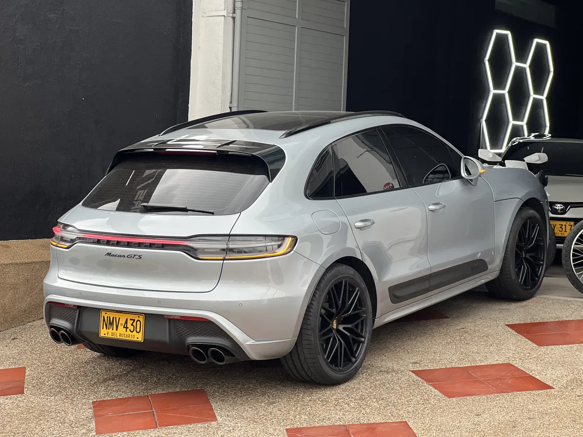 Porsche Macan GTS 2023 Gris Ibagué
