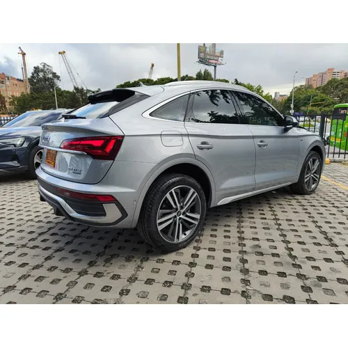 Audi Q5 2023 Plateado Bogotá